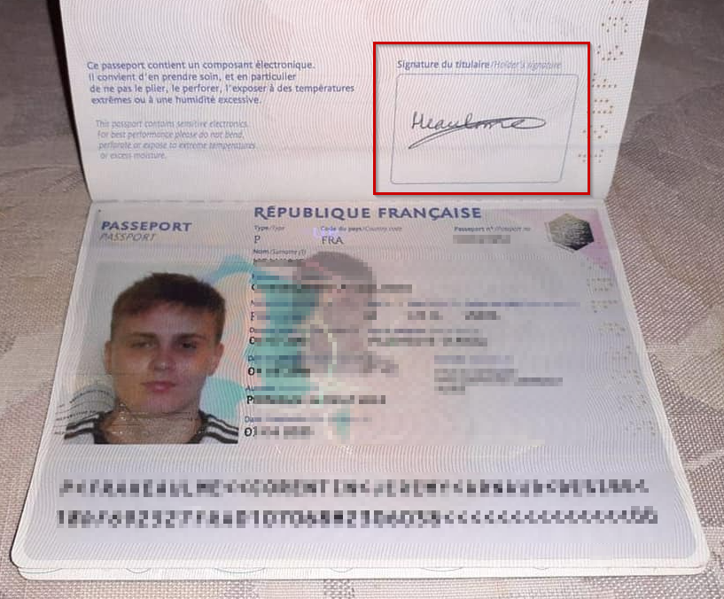 Signature in the French Passport